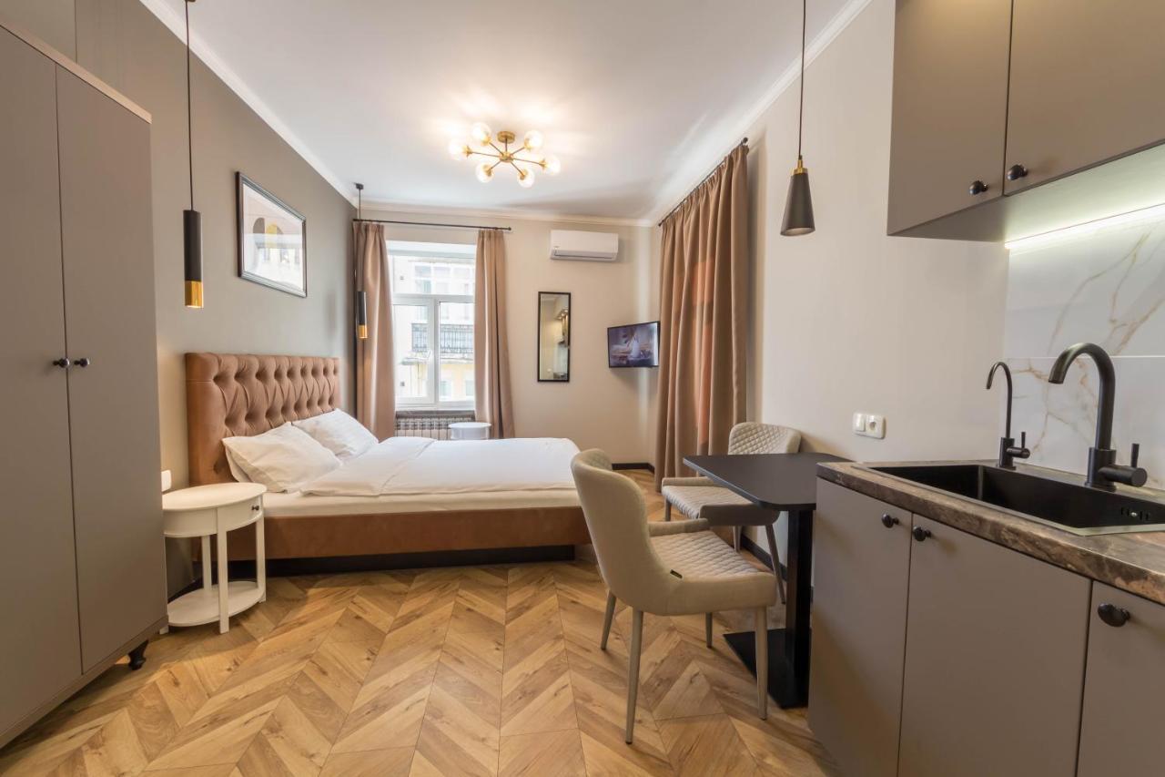 Design Apartment On Mykhailivskyi Ln. 4 Kiev Buitenkant foto