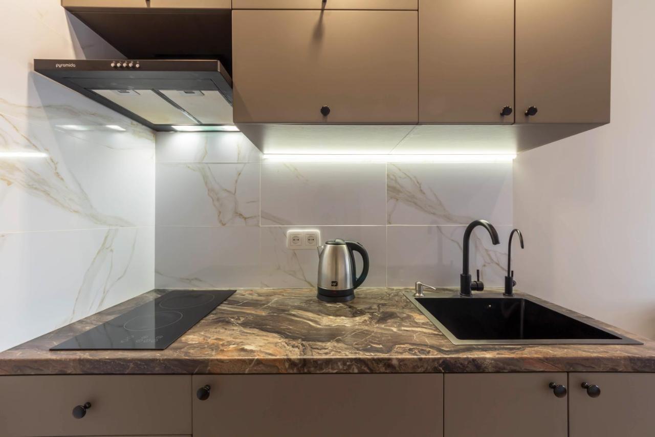 Design Apartment On Mykhailivskyi Ln. 4 Kiev Buitenkant foto
