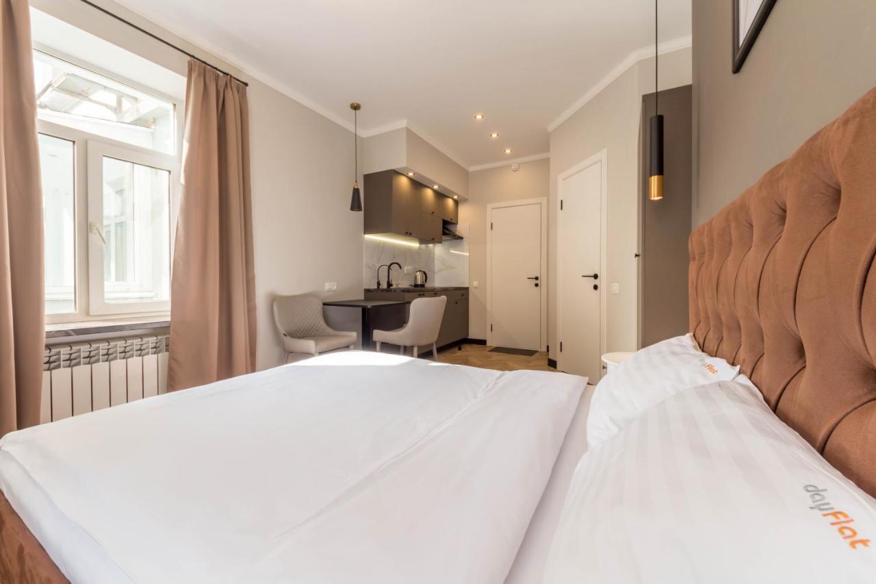 Design Apartment On Mykhailivskyi Ln. 4 Kiev Buitenkant foto
