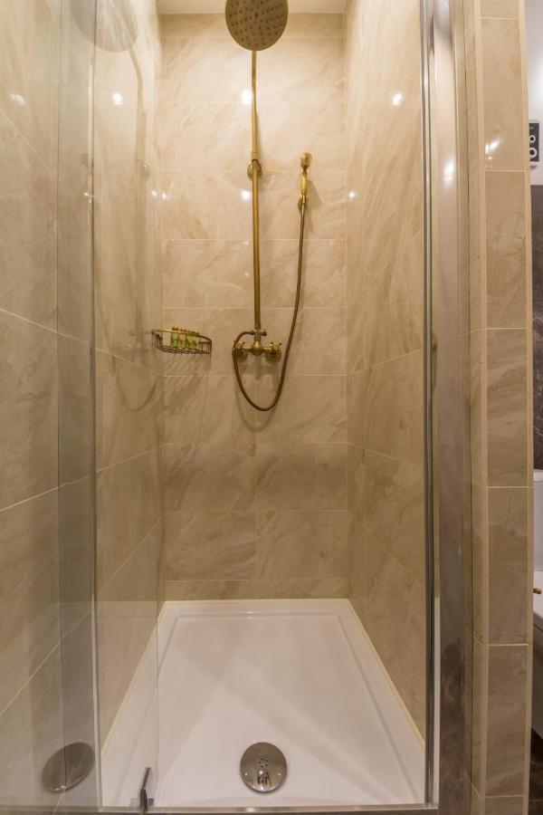 Design Apartment On Mykhailivskyi Ln. 4 Kiev Buitenkant foto