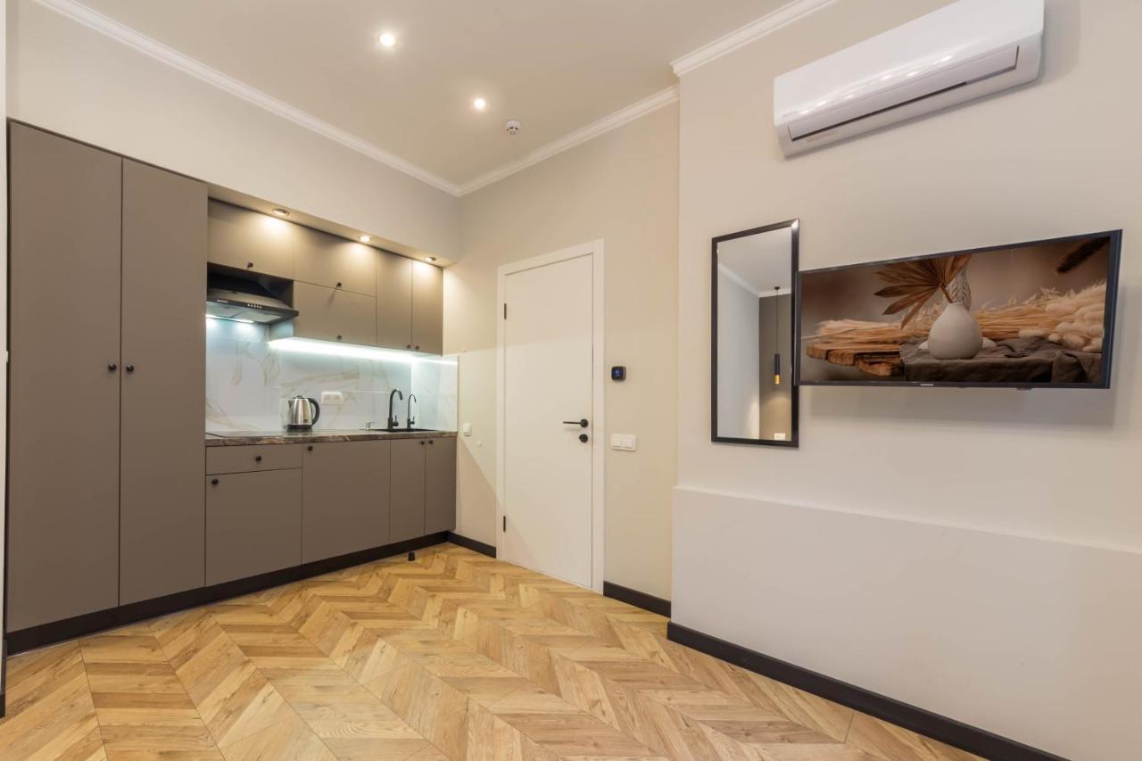 Design Apartment On Mykhailivskyi Ln. 4 Kiev Buitenkant foto